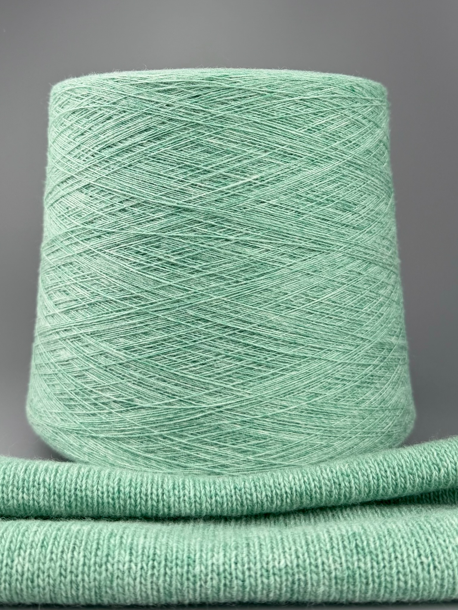 Botto Poala Art. Supergeelong Nm 1/15 – Merino Supergeelong Garn col. 932 Salbei Mélange foto 2